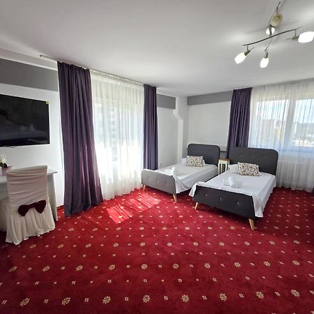 Bon Ton Residence Дробета-Турну Северин Екстериор снимка
