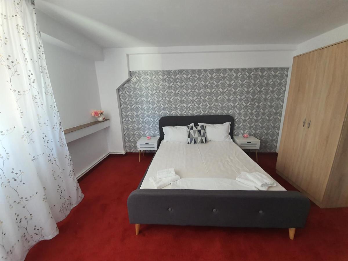 Bon Ton Residence Дробета-Турну Северин Екстериор снимка